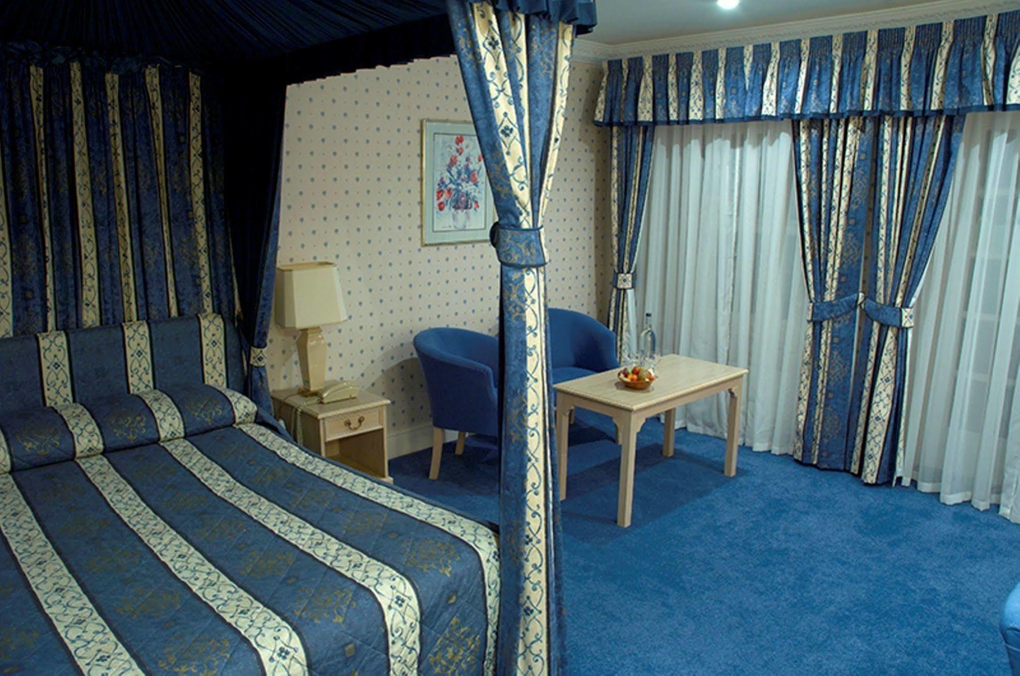 Glebe Hotel Barford  Екстер'єр фото